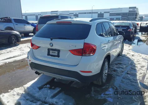 2015 BMW X1 xDrive28I из США, поврежденный, VIN WBAVL1C58FVY40370